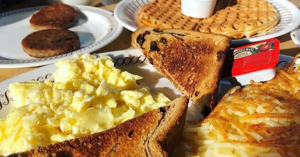 Waffle House Breakfast Scrumbled Egg, hashbrown, Toast and Waffle